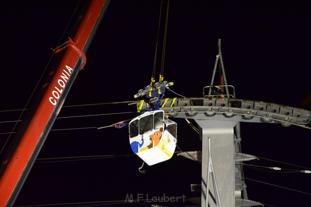 Koelner Seilbahn Gondel blieb haengen Koeln Linksrheinisch P955.JPG - Miklos Laubert